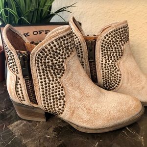 NEW CORRAL Circle G Off-white Embellished Booties
